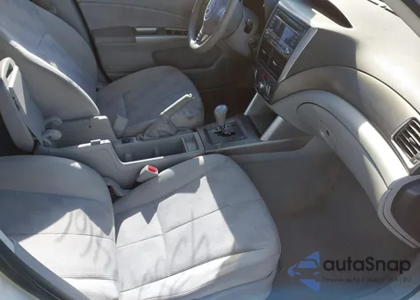 2010 Subaru Forester 2.5X Premium z USA, uszkodzony, nr VIN JF2SH6CC6AH800056